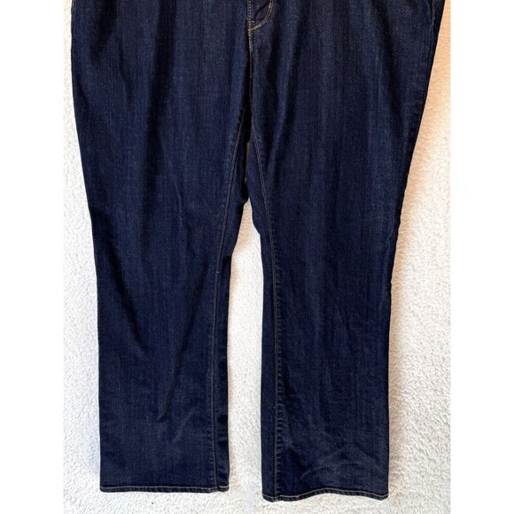Levi's Bold Curve Jeans Size 20 Womens Mid Rise Dark Wash Blue Denim Bootcut - Picture 2 of 11